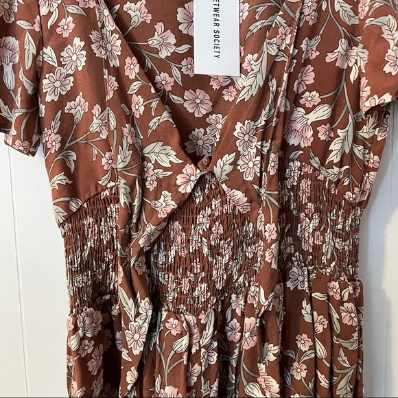 Knot front smocked floral romper - small - Picture 4 of 6